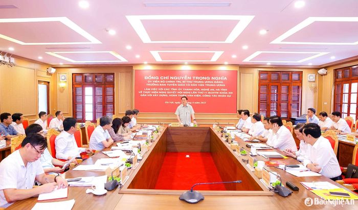 Đồng chí Nguyễn Trọng Nghĩa - Ủy viên Bộ Chính trị, Bí thư Trung ương Đảng, Trưởng Ban Tuyên giáo và Dân vận Trung ương làm việc với các Tỉnh ủy: Thanh Hóa, Nghệ An, Hà Tĩnh. Ảnh: Thắng Phan