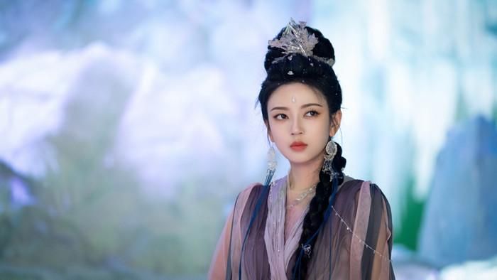 Hà Thụy Hiền chiếm spotlight của Bạch Lộc trong Lâm Giang Tiên. (Ảnh: Weibo)