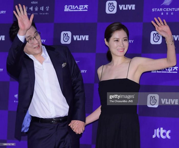 Cặp vợ chồng nghệ sĩ Jang Joon Hwan và Moon So Ri. Ảnh: Getty Images