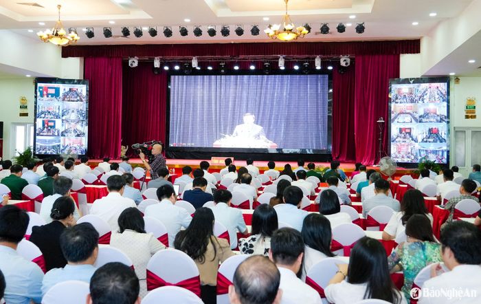Toàn cảnh điểm cầu chính tỉnh Nghệ An. Ảnh: Phạm Bằng