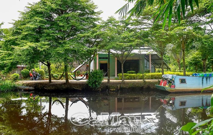 Bức tranh quê trên đất lâm phần U Minh Hạ với vẻ đẹp mộc mạc, yên bình, nơi con người sống hoà mình với thiên nhiên.