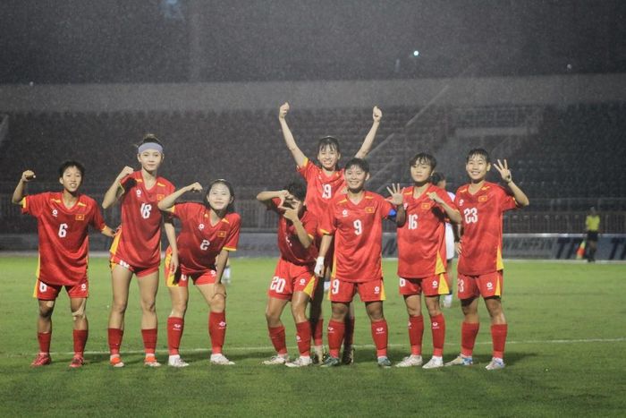 U19 nữ Việt Nam sẽ chạm trán U19 nữ Thái Lan ở trận chung kết. Ảnh: Gia Huy