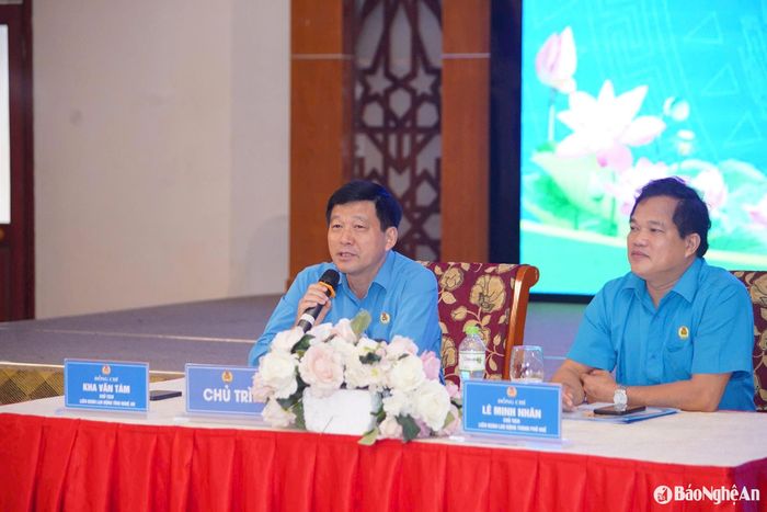 Chủ trì hội nghị. Ảnh: Diệp Thanh