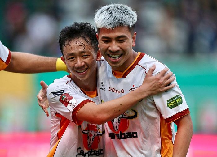 Ngọc Quang sẽ cùng Đinh Thanh Bình chơi V-League 2025/26 trong màu áo Ninh Bình. Ảnh: VPF