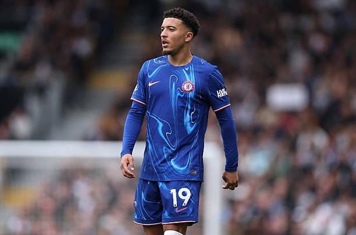 Jadon Sancho thi đấu cho Chelsea dưới dạng cho mượn từ MU