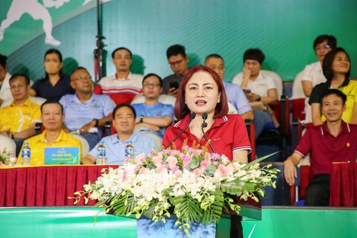 Đồng chí Nghiêm Thùy Lan, Chủ tịch Công đoàn Petrovietnam phát biểu khai mạc Hội thao.