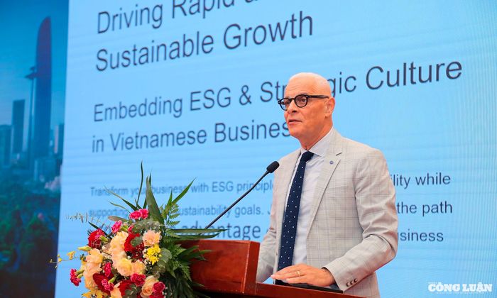 Ông Sam Hanna -Giám đốc điều hành và Phó chủ tịch Strategy ASEAN Shell Global Lubricants.