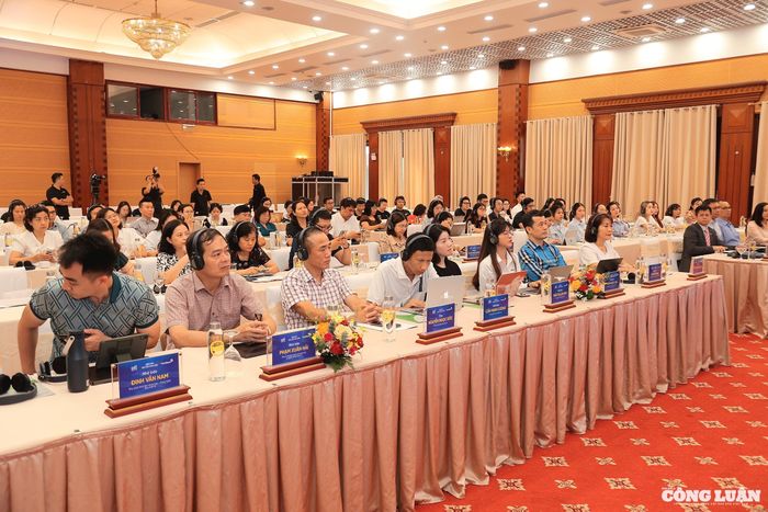 Khách mời tham dự hội thảo.