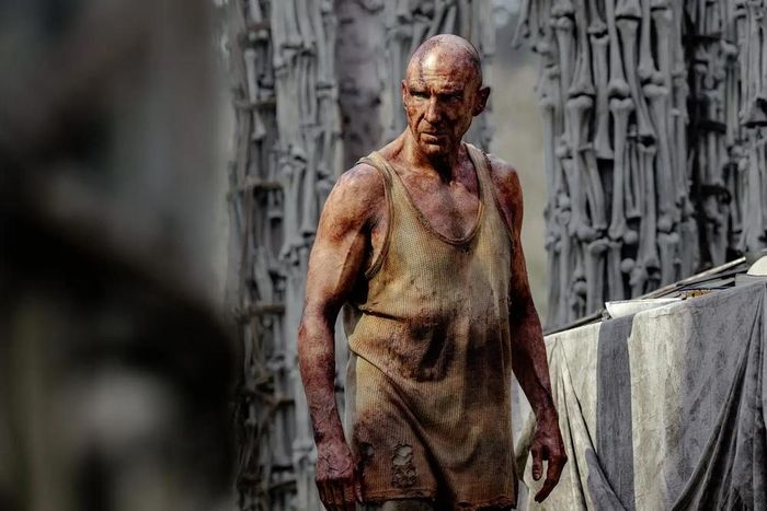Ralph Fiennes đảm nhiệm vai biểu tượng trong “28 Years Later”