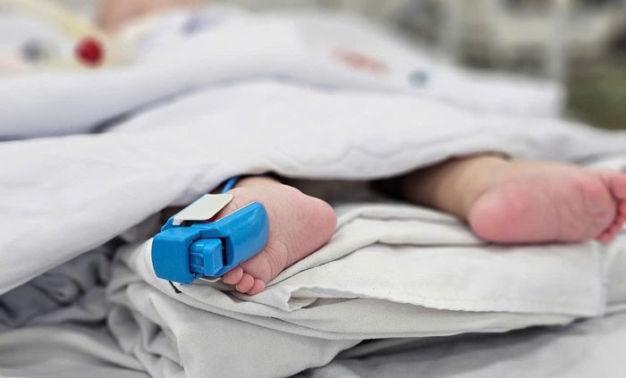  Trẻ vào sốc sẽ diễn tiến nặng rất nhanh. Ảnh: Nguyễn Thuận. 