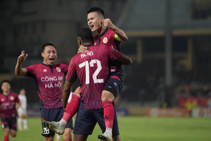 CAHN hạ Thể Công Viettel 3-1. Ảnh: CLB CAHN