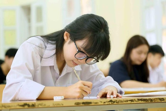 Thí sinh tại điểm thi Trường THPT Tô Hiệu, thành phố Sơn La bước vào ngày thi cuối cùng của Kỳ thi tốt nghiệp THPT năm 2025. Ảnh: Quang Quyết - TTXVN