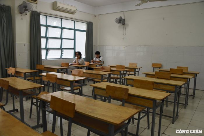 Sĩ tử trong ngày thi thứ 2.