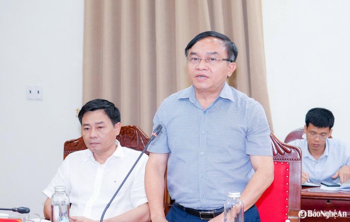 Đồng chí Ngọc Kim Nam - Ủy viên Ban Thường vụ, Trưởng ban Tuyên giáo và Dân vận Tỉnh ủy phát biểu tại hội nghị. Ảnh: Phạm Bằng