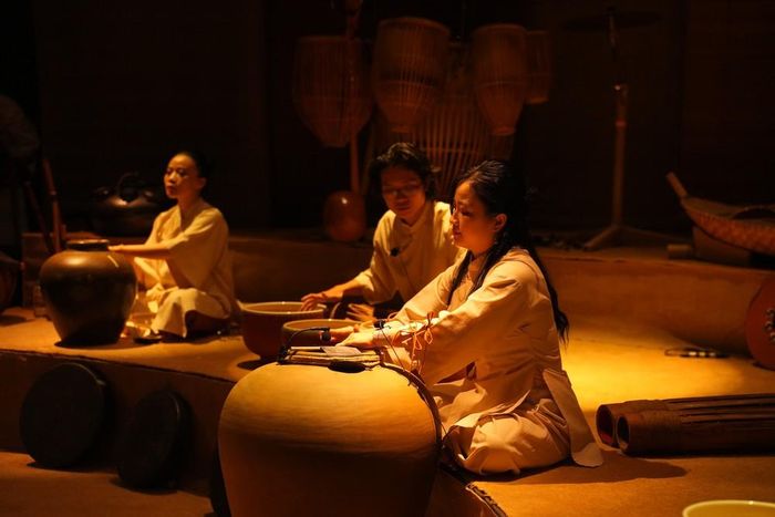Nghệ sĩ thăng hoa cùng "Trống Chum"