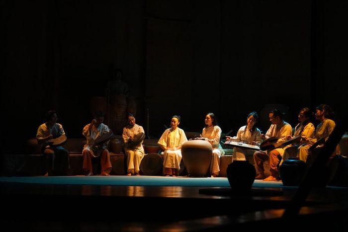 Thời gian không còn đo bằng năm tháng, mà bằng những rung động nơi tâm khảm. Có những giây phút chẳng thể gọi tên, nhưng khi chạm đến, người ta biết - "Thời đó" đã từng hiện hữu...