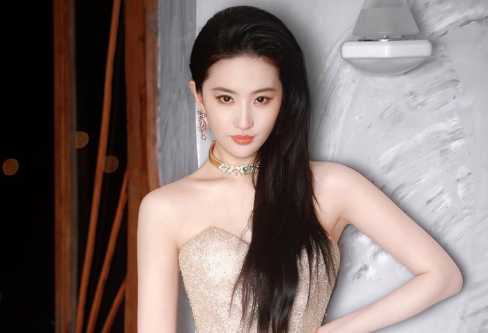  Trên MXH Weibo, nhiều người cho rằng Lưu Diệc Phi đã biết trước kết quả và cô không giành chiến thắng, do đó nữ diễn viên không muốn tham gia sự kiện. Tuy nhiên, hành động biến mất khỏi thảm đỏ của Lưu Diệc Phi tạo ra nhiều ý kiến trái chiều. Nhiều khán giả cho rằng Lưu Diệc Phi không thể chịu được việc mình thua cuộc, thiếu chuyên nghiệp, EQ thấp, kênh kiệu cư xử như nữ hoàng và có tầm nhìn ngắn.