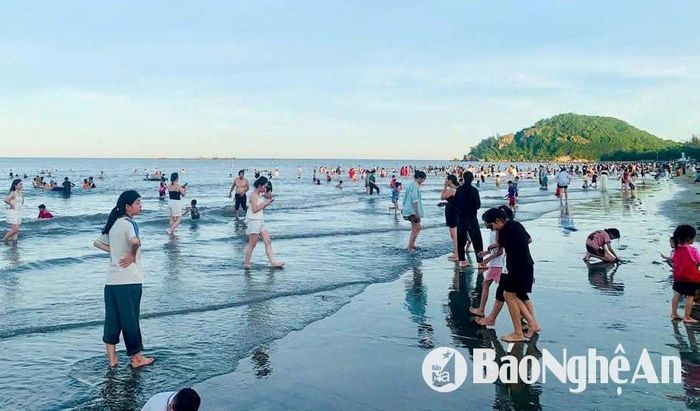 Biển Quỳnh ngày càng được nhiều du khách biết đến. Ảnh: XH