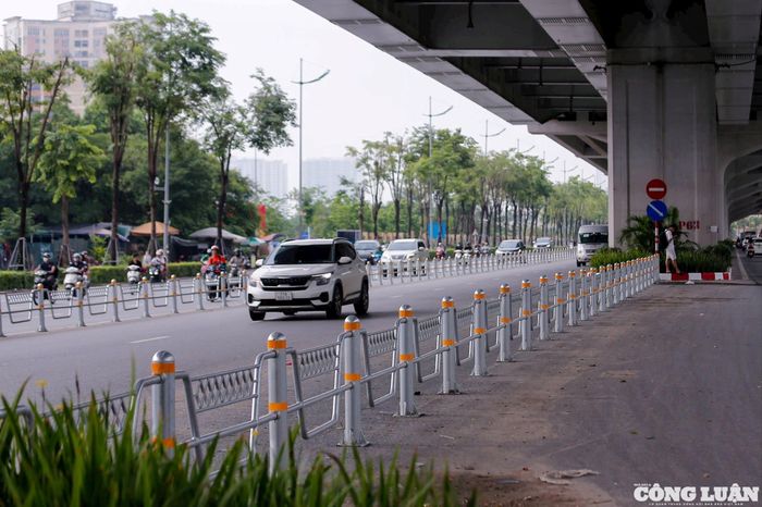 Tại các lối rẽ đã được lắp đặt dải phân cách, việc quay đầu xe không đúng nơi quy định như trước đây đã phần nào được hạn chế.
