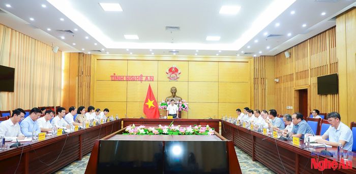 Quang cảnh Hội nghị Ban Chấp hành Đảng bộ UBND tỉnh. Ảnh: Thành Duy