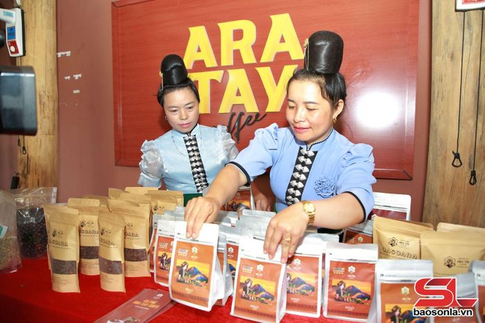 Sản phẩm cà phê của HTX Aratay Coffee, xã Chiềng Mai.