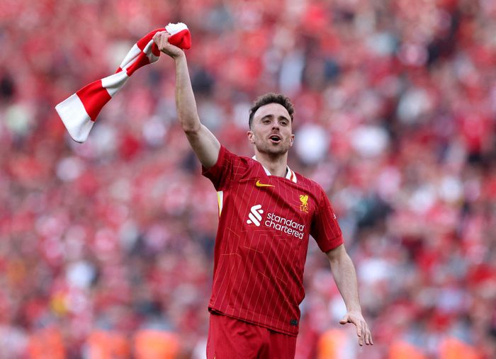  Jota là cầu thủ thầm lặng ở Liverpool. 