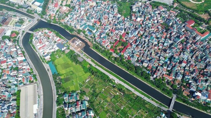 Đập dâng trên Tô Lịch nhìn từ trên cao. Ảnh: Thành Phương - TTXVN