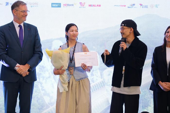 Các đạo diễn được vinh danh tại lễ bế mạc và trao giải DANAFF Talents. Ảnh: BTC