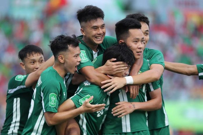 Việc giải hạng Nhất mùa tới có 2 suất lên thẳng V-League là điều tích cực với Bình Phước. Ảnh: BPFC