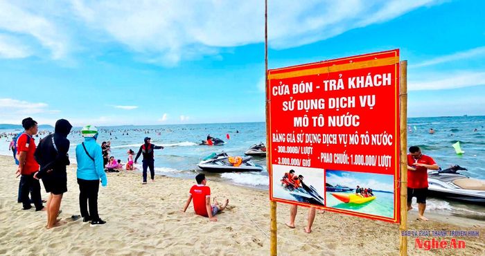 Khu vực đón, trả khách sử dụng mô tô nước được tách riêng biệt, có niêm yết giá rõ ràng. Ảnh: P.V