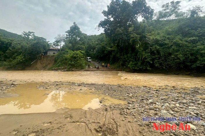 Một điểm tràn trên địa bàn xã Chiêu Lưu bị ngập nước do mưa lũ trong đêm 5 và 6/7. Ảnh: CSCC