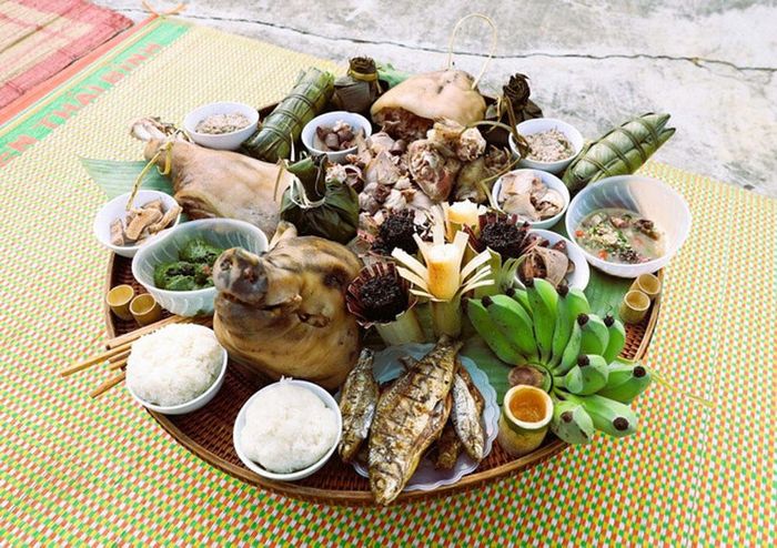  Mâm cúng Thần Sấm. 