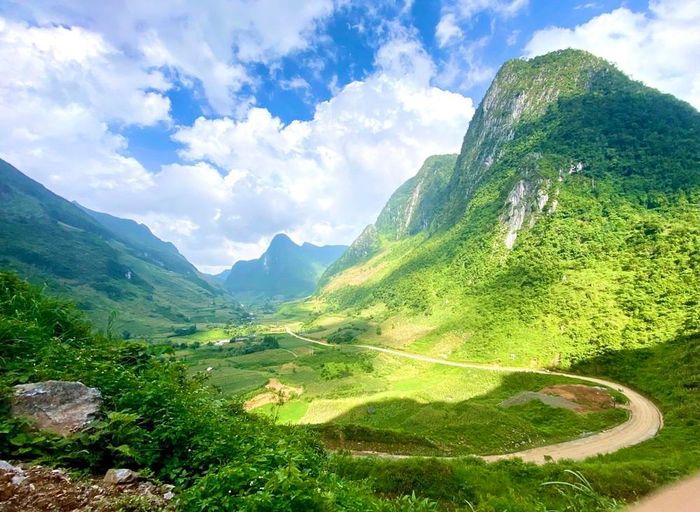 Thung lũng Xuân Trường nằm trong vùng Công viên địa chất toàn cầu UNESCO Non nước Cao Bằng. Ảnh: TTXVN phát