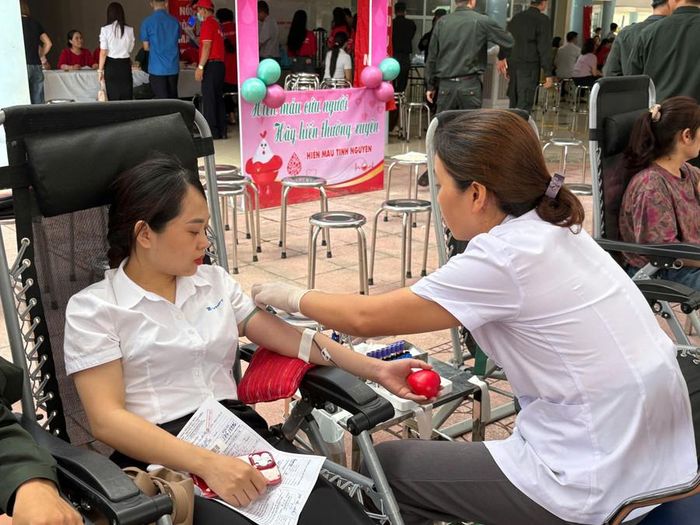 Chương trình năm nay dự kiến sẽ tiếp nhận được trên 400 người hiến máu và khoảng 350 đơn vị máu.