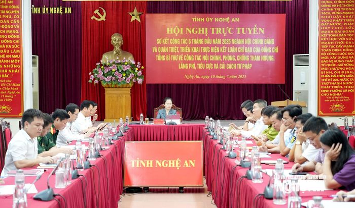 Quang cảnh hội nghị tại điểm cầu Nghệ An. Ảnh: Tiến Đông