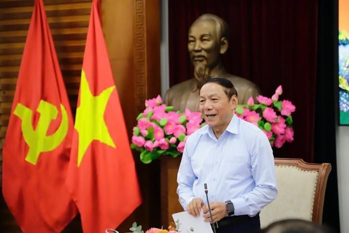  Bộ trưởng Bộ Văn hóa, Thể thao và Du lịch Nguyễn Văn Hùng phát biểu chỉ đạo tại Hội nghị 