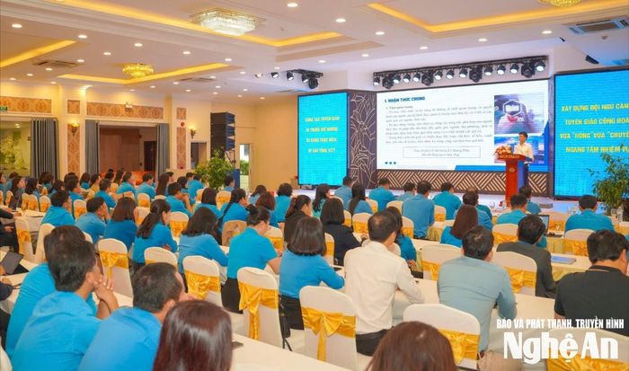 Đồng chí Ngọ Duy Hiểu - Phó Chủ tịch Tổng Liên đoàn Lao động Việt Nam chia sẻ chuyên đề về bối cảnh tình hình mới và những vấn đề đặt ra với tổ chức Công đoàn Việt Nam hiện nay tại Hội nghị tập huấn nâng cao năng lực cho các trưởng ban tuyên giáo công đoàn. Ảnh tư liệu: Diệp Thanh