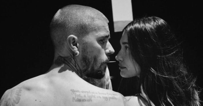 Album có nhiều bài hát tình cảm dành cho vợ anh Hailey Bieber