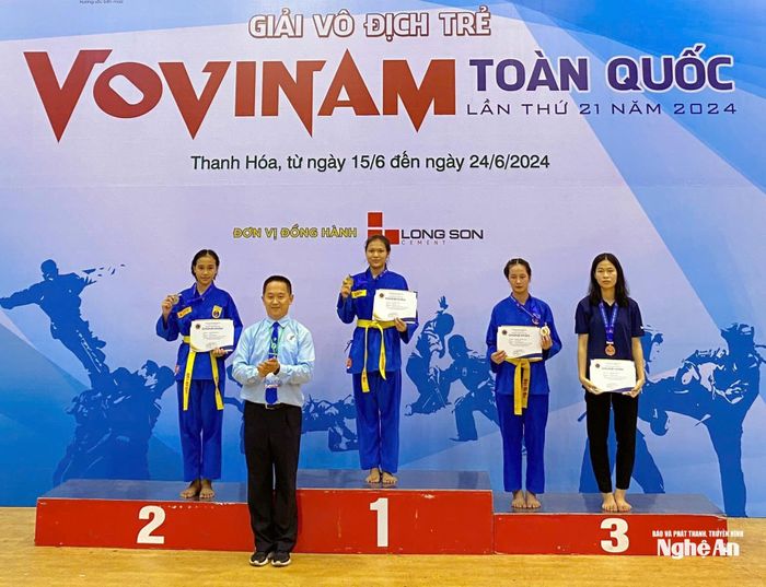 Bùi Thị Lê Thúy (SN 2009) đã đoạt được 3 Huy chương Vàng tại Giải vô địch trẻ Vovinam Quốc gia các năm 2023, 2024 và 2025. Ảnh: NVCC