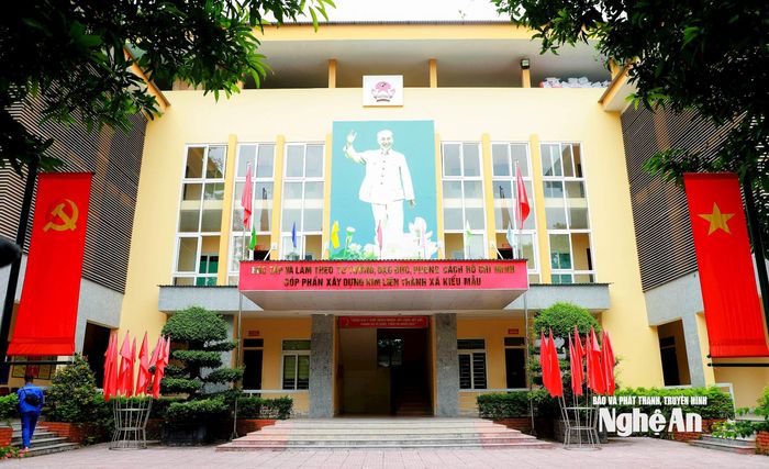 Trụ sở xã Kim Liên (đơn vị hành chính được hình thành trên cơ sở sắp xếp, sáp nhập các xã: Hùng Tiến, Nam Cát, Nam Giang, Xuân Hồng, Kim Liên, huyện Nam Đàn cũ), tỉnh Nghệ An. Ảnh: Thành Duy