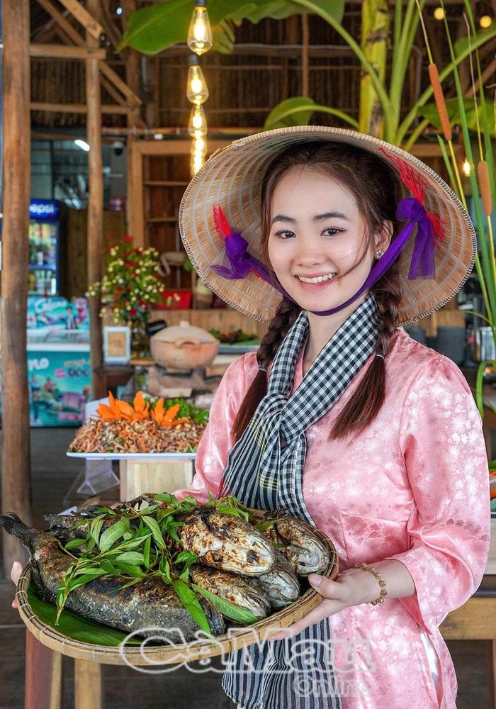 Duyên dáng thiếu nữ xứ sở hoa tràm.