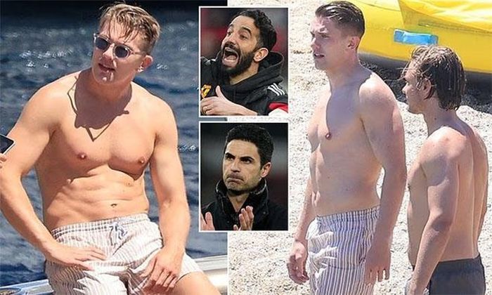 Thời gian vừa qua, Gyokeres nghỉ hè ở Hy Lạp trong khi cả Arsenal và MU đều muốn có anh
