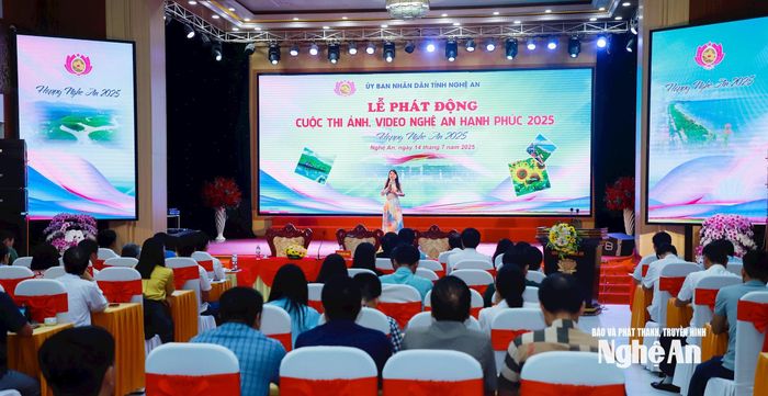 Quang cảnh Lễ phát động Cuộc thi ảnh, video “Nghệ An hạnh phúc - Happy Nghệ An 2025". Ảnh: Thành Duy