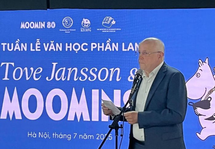 Đại sứ Phần Lan Keijo Ensio Norvanto phát biểu tại lễ khai mạc “Tuần lễ Văn học Phần Lan”