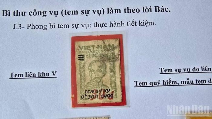  Ông Hữu sở hữu tem quý Bác Hồ với Liên khu V. 