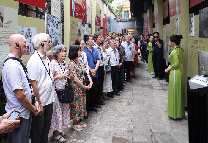 Triển lãm chuyên đề “Bút sắc, lòng son” mở cửa phục vụ du khách từ ngày 16/7 đến ngày 31/8/2025.Ảnh: Thành Phương – TTXVN