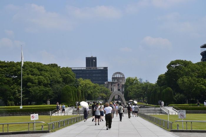 Công viên tưởng niệm hòa bình Hiroshima là một trong những điểm nhấn nổi bật nhất của thành phố với khuôn viên rộng lớn đầy cây xanh. Ảnh: Nguyễn Tuyến – PV TTXVN tại Nhật Bản