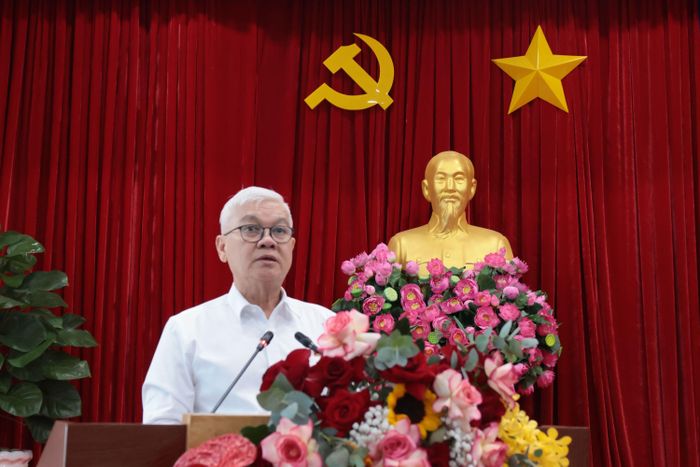 Trưởng Đoàn Đại biểu Quốc hội TP.HCM Nguyễn Văn Lợi phát biểu kết luận hội nghị
