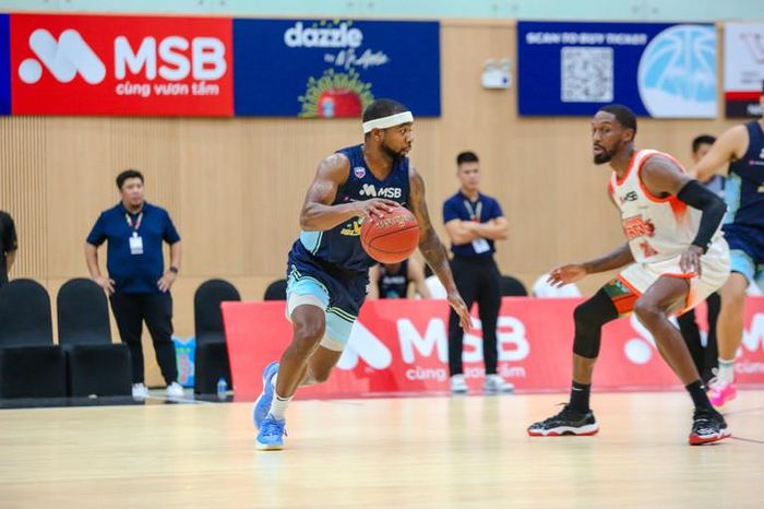  Jermale Jones thi đấu mờ nhạt khiến V Islanders khó vươn lên. (Ảnh: VBA) 