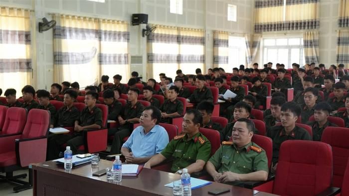 Quang cảnh lớp tập huấn